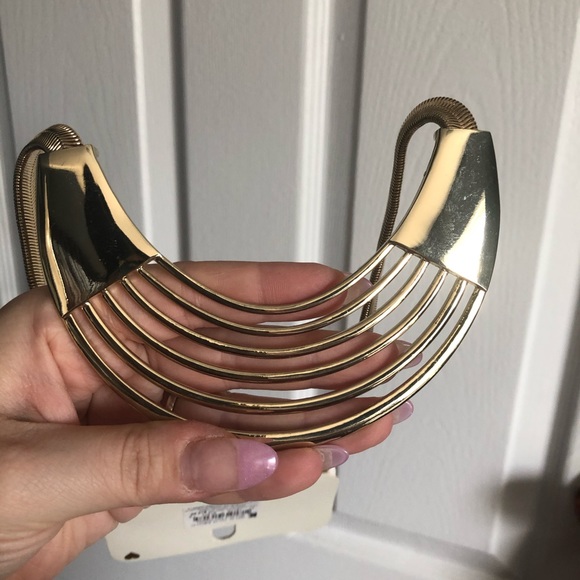 Gold statement necklace - Picture 4 of 4